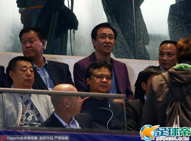 史密斯头大如斗，对东方传统医学骨子里的轻蔑与不屑，让他实在不愿意在自己儿子最后的弥留时期，还让儿子去尝试这种毫无可信度的中成药。